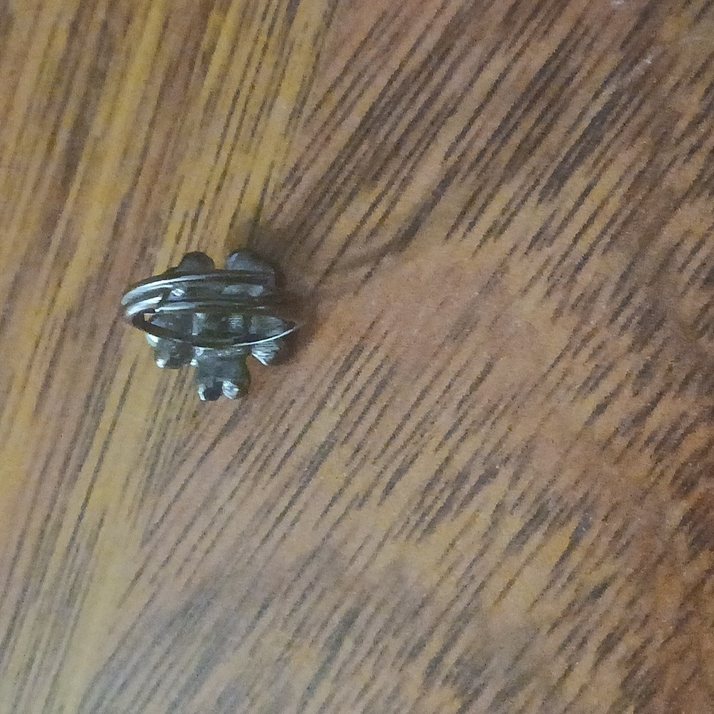 Ring - Picture 2 of 4
